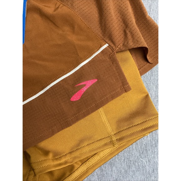 Size S- Brooks Women's High Point 3" 2-in-1 Shorts, Hazelwood/Ochre/Fuchsia. - Picture 6 of 10